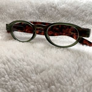 ICU Eyewear readers